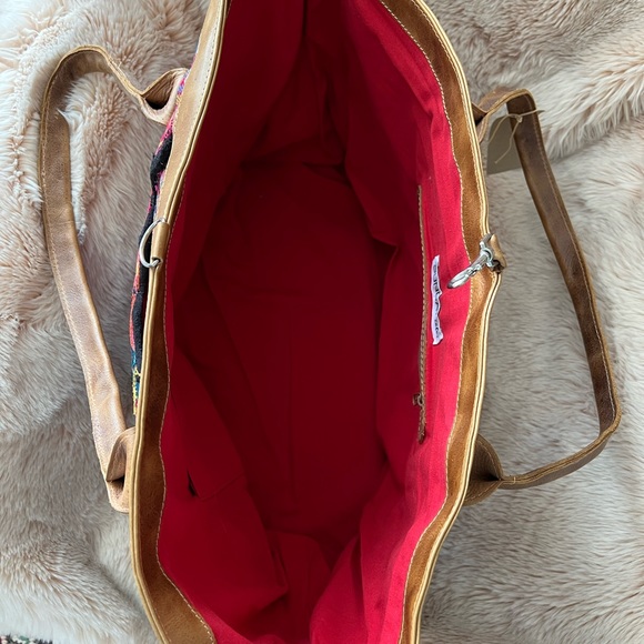 Sunday Isle Embroidered and Leather Travel Tote. BNWT - Picture 8 of 9